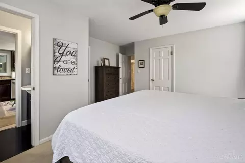Bedroom - 9367 Sherborn Dr, Cincinnati, OH 45231 photo 2 of 4