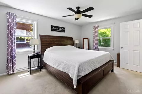 Bedroom - 9367 Sherborn Dr, Cincinnati, OH 45231 photo 1 of 4