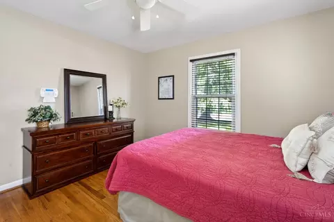 Bedroom - 9367 Sherborn Dr, Cincinnati, OH 45231 photo 4 of 4