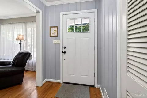 Entry Way - 9367 Sherborn Dr, Cincinnati, OH 45231 photo 1 of 3