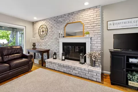 Living - 9367 Sherborn Dr, Cincinnati, OH 45231 photo 4 of 4