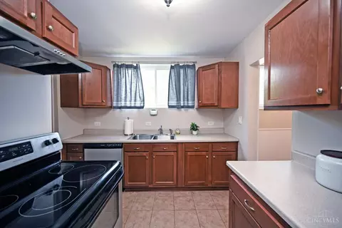 Kitchen - 27 Andover Rd, Greenhills, OH 45218 photo 4 of 4
