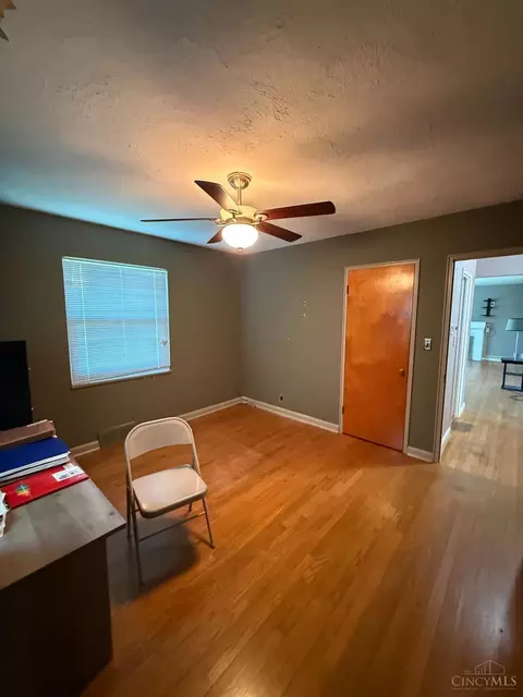 Bedroom - 7609 Forest Rd, Cincinnati, OH 45255 photo 1 of 3