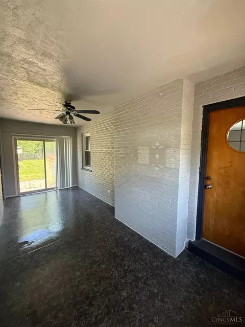 Exterior - 7609 Forest Rd, Cincinnati, OH 45255 photo 3 of 11