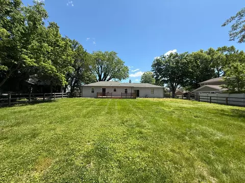 Exterior - 7609 Forest Rd, Cincinnati, OH 45255 photo 7 of 11