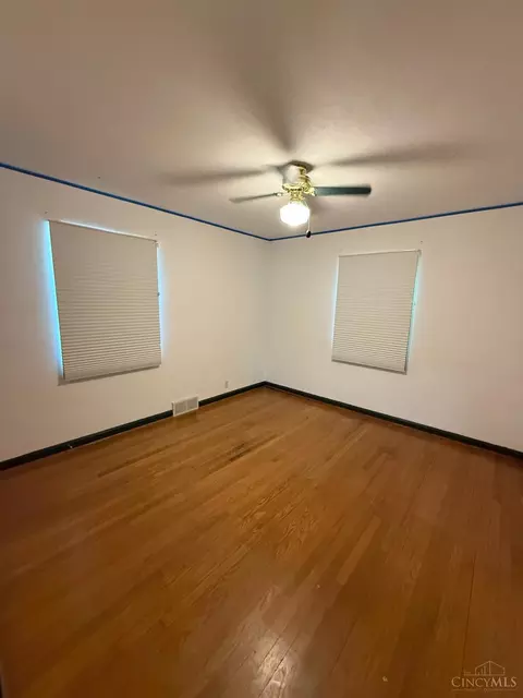 Bedroom - 7609 Forest Rd, Cincinnati, OH 45255 photo 2 of 3