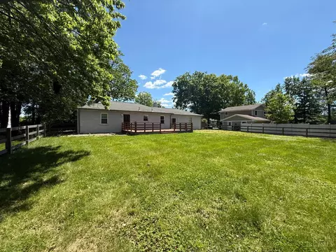 Exterior - 7609 Forest Rd, Cincinnati, OH 45255 photo 9 of 11