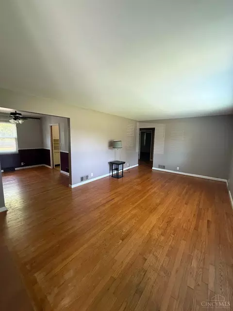 Living - 7609 Forest Rd, Cincinnati, OH 45255 photo 1 of 2