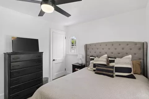Bedroom - 2226 Drex Ave, Cincinnati, OH 45212 photo 6 of 7