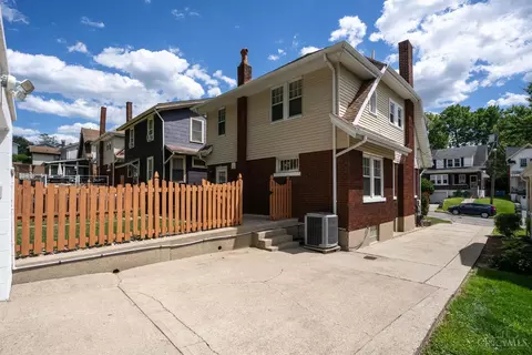 Exterior - 2226 Drex Ave, Cincinnati, OH 45212 photo 4 of 10