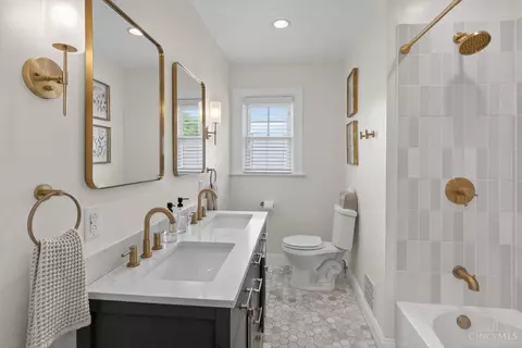 Bath - 2226 Drex Ave, Cincinnati, OH 45212 photo 1 of 2