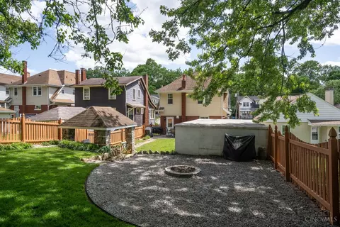 Exterior - 2226 Drex Ave, Cincinnati, OH 45212 photo 9 of 10