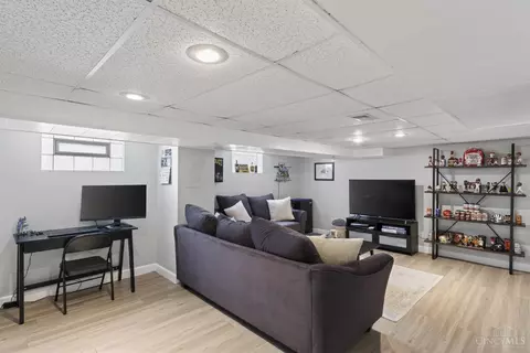 Living - 2226 Drex Ave, Cincinnati, OH 45212 photo 4 of 5