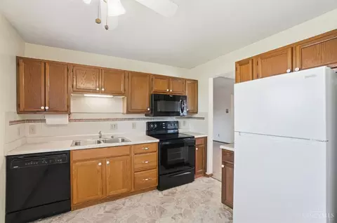 Kitchen - 3961 School Section Rd, Cheviot, OH 45211 photo 2 of 3