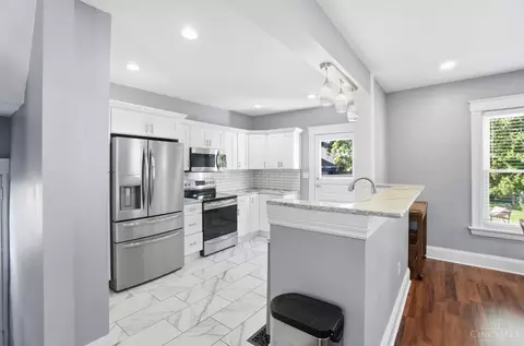 Kitchen - 3457 Cardiff Ave, Cincinnati, OH 45209 photo 1 of 5