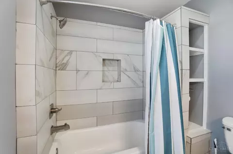 Bath - 3457 Cardiff Ave, Cincinnati, OH 45209 photo 9 of 11