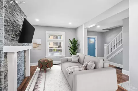 Living - 3457 Cardiff Ave, Cincinnati, OH 45209 photo 1 of 3