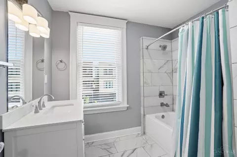 Bath - 3457 Cardiff Ave, Cincinnati, OH 45209 photo 7 of 11