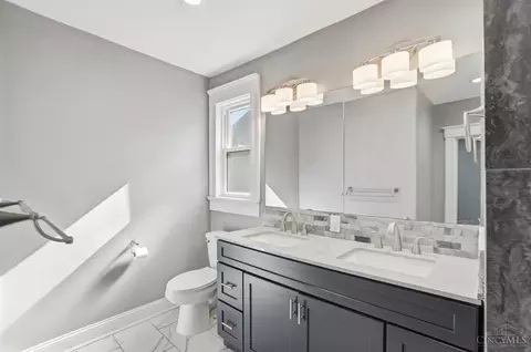 Bath - 3457 Cardiff Ave, Cincinnati, OH 45209 photo 2 of 11