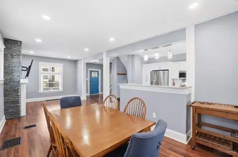 Dining - 3457 Cardiff Ave, Cincinnati, OH 45209 photo 3 of 3
