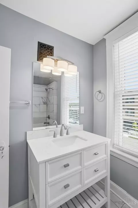 Bath - 3457 Cardiff Ave, Cincinnati, OH 45209 photo 10 of 11
