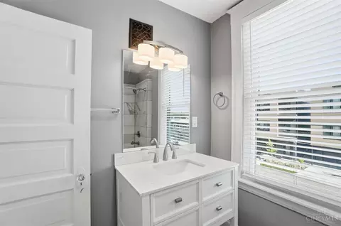 Bath - 3457 Cardiff Ave, Cincinnati, OH 45209 photo 8 of 11
