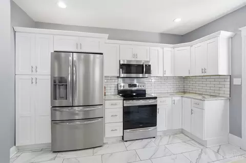 Kitchen - 3457 Cardiff Ave, Cincinnati, OH 45209 photo 5 of 5