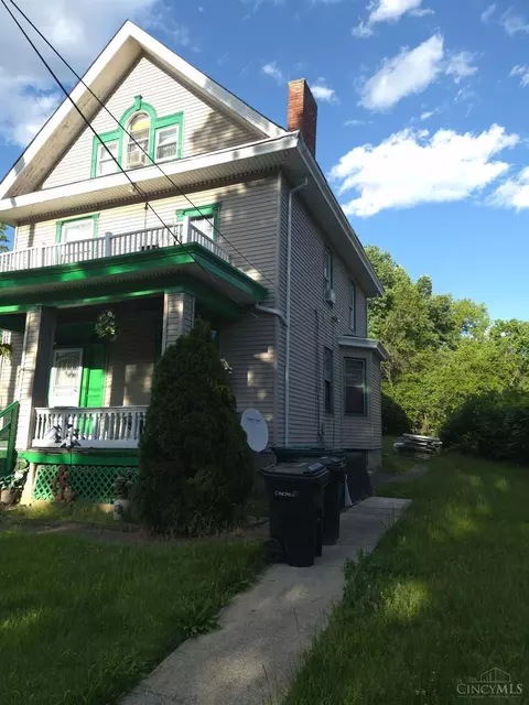 Exterior - 2704 Euclid Ave, Cincinnati, OH 45219 photo 4 of 7