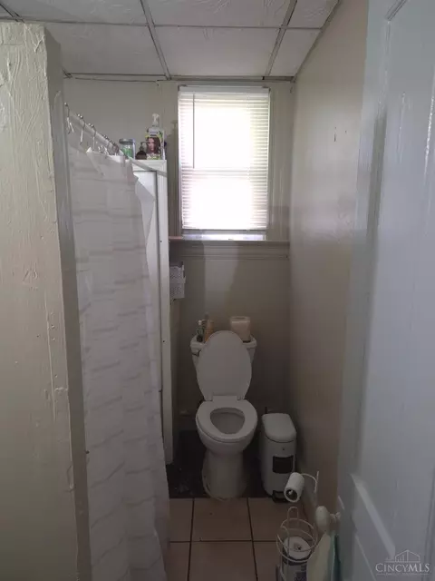 Bath - 2704 Euclid Ave, Cincinnati, OH 45219 photo 1 of 1
