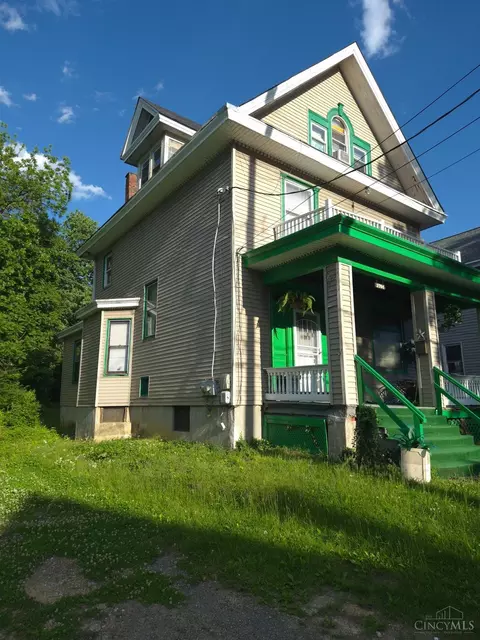 Exterior - 2704 Euclid Ave, Cincinnati, OH 45219 photo 3 of 7