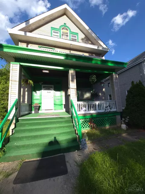 Exterior - 2704 Euclid Ave, Cincinnati, OH 45219 photo 5 of 7