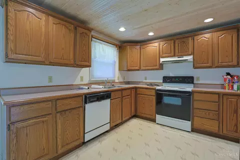 Kitchen - 306 Smith Ave, Mount Orab, OH 45154 photo 3 of 4