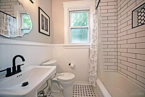 Bath - 4220 Eileen Dr, Cincinnati, OH 45209 photo 1 of 6