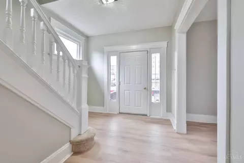 Entry Way - 5807 Prentice St, Cincinnati, OH 45227 photo 1 of 6