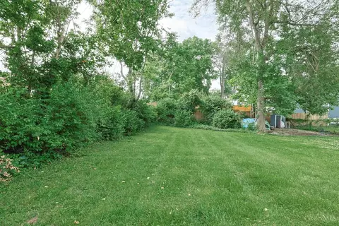 Exterior - 5807 Prentice St, Cincinnati, OH 45227 photo 6 of 10