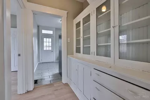 Entry Way - 5807 Prentice St, Cincinnati, OH 45227 photo 4 of 6