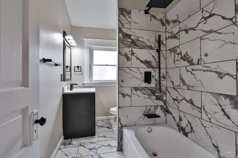 Bath - 5807 Prentice St, Cincinnati, OH 45227 photo 1 of 1