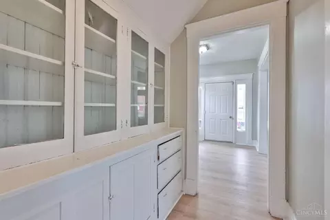 Entry Way - 5807 Prentice St, Cincinnati, OH 45227 photo 3 of 6