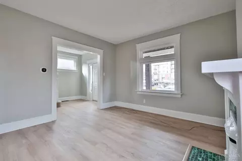 Living - 5807 Prentice St, Cincinnati, OH 45227 photo 3 of 4