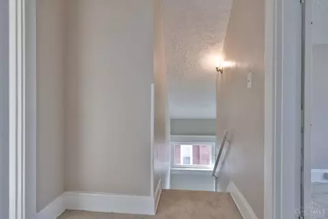 Entry Way - 5807 Prentice St, Cincinnati, OH 45227 photo 6 of 6