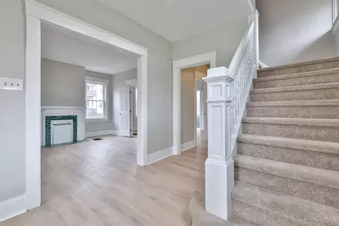 Entry Way - 5807 Prentice St, Cincinnati, OH 45227 photo 5 of 6