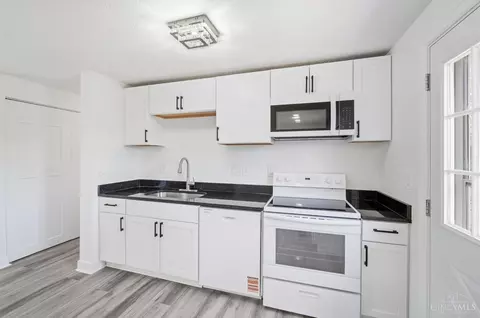Kitchen - 1852 Lewiston Ct, Forest Park, OH 45240 photo 5 of 7