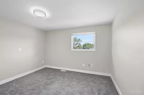 Bedroom - 1852 Lewiston Ct, Forest Park, OH 45240 photo 6 of 12