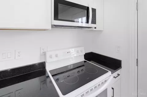 Kitchen - 1852 Lewiston Ct, Forest Park, OH 45240 photo 6 of 7