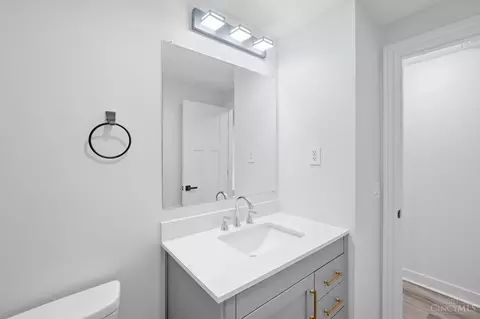Bath - 1852 Lewiston Ct, Forest Park, OH 45240 photo 2 of 8