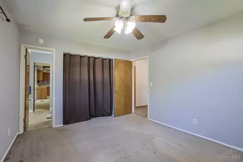 Bedroom - 595 Libbejo Dr, Cincinnati, OH 45233 photo 2 of 8