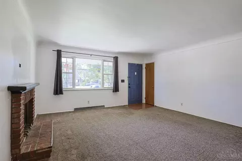 Living - 595 Libbejo Dr, Cincinnati, OH 45233 photo 2 of 6