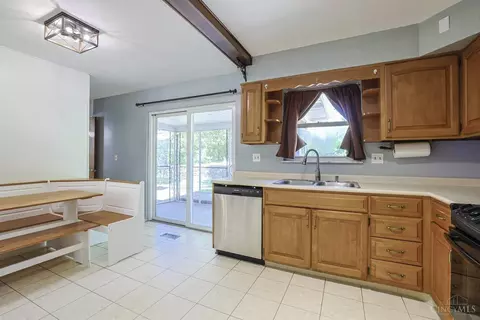 Kitchen - 595 Libbejo Dr, Cincinnati, OH 45233 photo 2 of 2