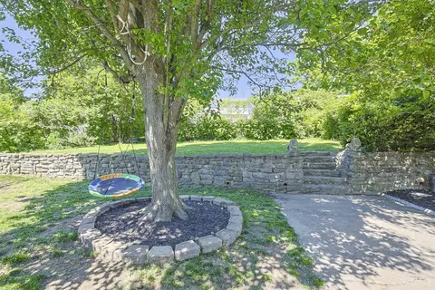 Exterior - 595 Libbejo Dr, Cincinnati, OH 45233 photo 15 of 16