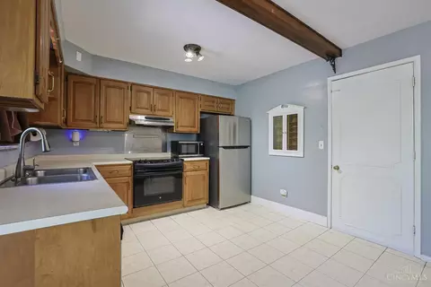 Kitchen - 595 Libbejo Dr, Cincinnati, OH 45233 photo 1 of 2